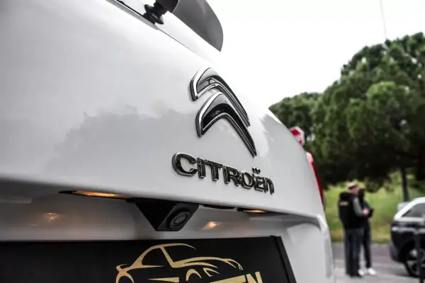 Citroën C5 Aircross 2019 - 10900 EUR, 262996 km - AUTO.MOTO.pt - 262996km - foto 12 de 41