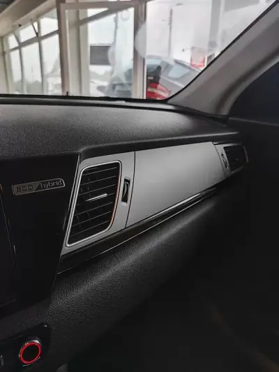 Kia Niro 2019 - 17250 EUR, 51300 km - AUTO.MOTO.pt - 51300km - foto 31 de 34