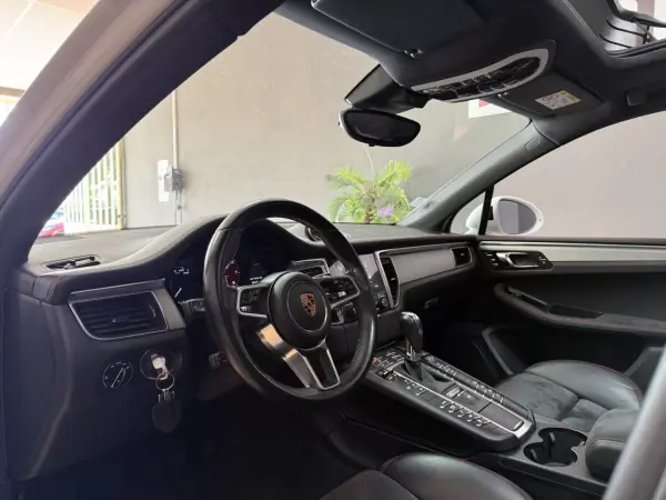 Porsche Macan 2016 - 65000 EUR, 68887 km - AUTO.MOTO.pt - 68887km - foto 8 de 20