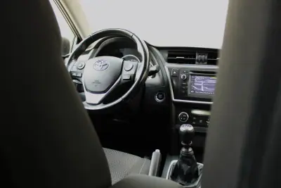 Toyota Auris 2012 - 11500 EUR, 179433 km - AUTO.MOTO.pt - 179433km - foto 22 de 34