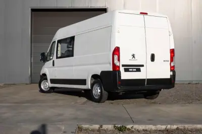 Peugeot Boxer 7 lugares 2019 - 19999 EUR, 172000 km - AUTO.MOTO.pt - 172000km - foto 7 de 28