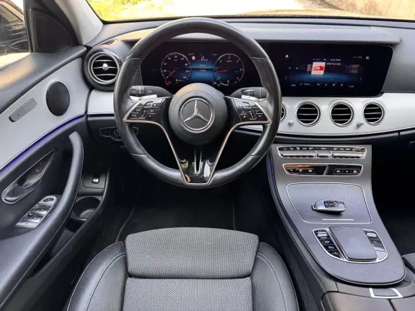 Mercedes-Benz E 220 2022 - 34500 EUR, 173176 km - AUTO.MOTO.pt - 173176km - foto 9 de 27