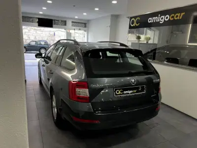 Skoda Octavia Break 2014 - 9950 EUR, 247387 km - AUTO.MOTO.pt - 247387km - foto 4 de 25
