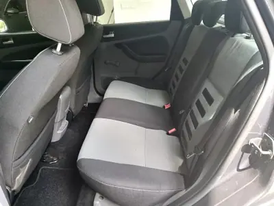 Ford Focus SW 2010 - 5990 EUR, 112000 km - AUTO.MOTO.pt - 112000km - foto 45 de 51