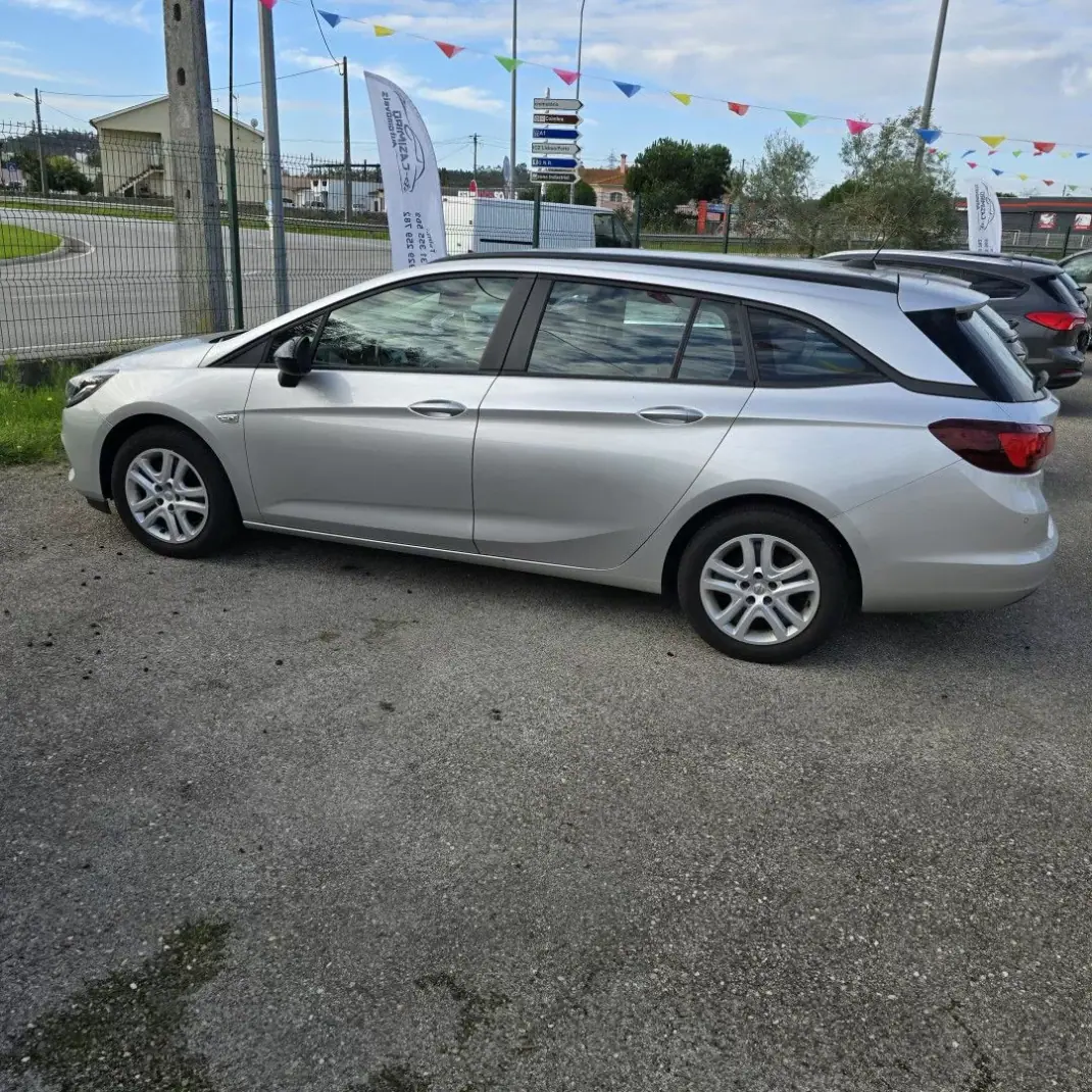 Opel Astra Sports Tourer 2022 - 11850 EUR, 149283 km - AUTO.MOTO.pt - 149283km - foto 4 de 5