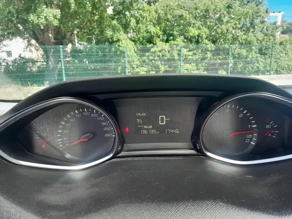 Peugeot 308 SW 2014 - 9000 EUR, 137000 km - AUTO.MOTO.pt - 137000km - foto 7 de 21