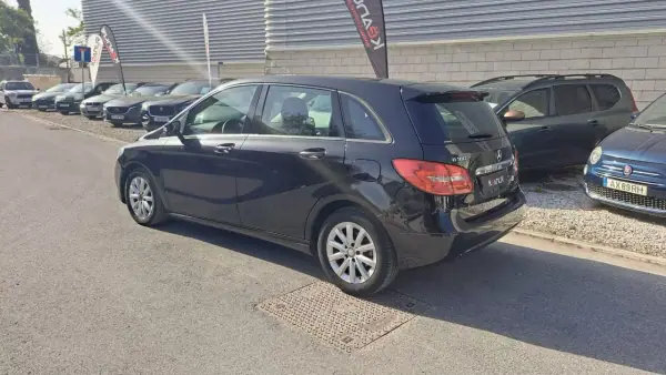 Mercedes-Benz B 180 2014 - 12980 EUR, 141469 km - AUTO.MOTO.pt - 141469km - foto 20 de 43