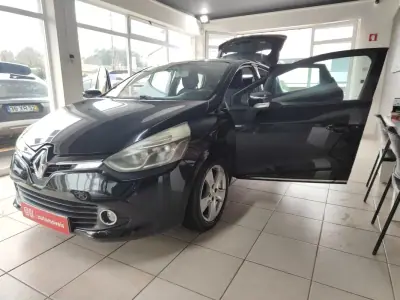 Renault Clio 2014 - 8750 EUR, 109100 km - AUTO.MOTO.pt - 109100km - foto 15 de 30