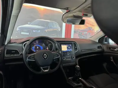 Renault Mégane 2017 - 11990 EUR, 180552 km - AUTO.MOTO.pt - 180552km - foto 15 de 18