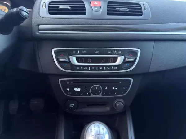 Renault Mégane Sport Tourer 2009 - 6750 EUR, 189900 km - AUTO.MOTO.pt - 189900km - foto 4 de 21