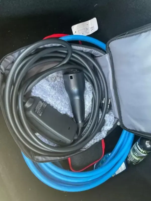 Tesla Model 3 2023 - 34900 EUR, 55778 km - AUTO.MOTO.pt - 55778km - foto 8 de 8