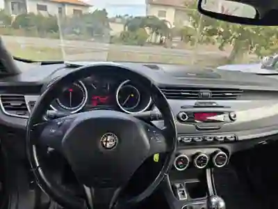 Alfa Romeo Giulietta 2013 - 8999 EUR, 259000 km - foto 6 de 12