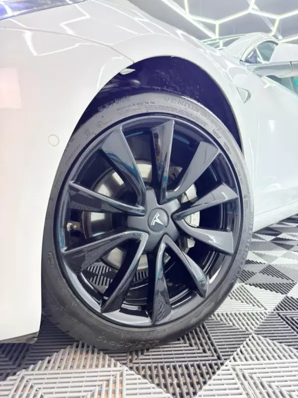 Tesla Model 3 2020 - 24500 EUR, 134000 km - AUTO.MOTO.pt - 134000km - foto 2 de 21