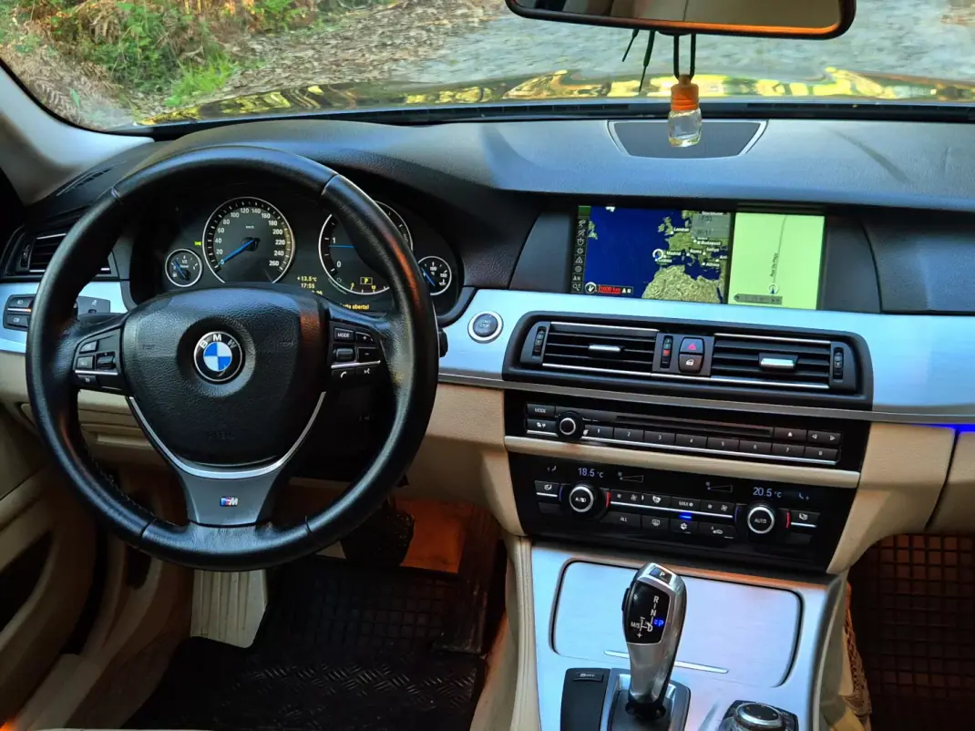 BMW 520 2010 - 18250 EUR, 234000 km - AUTO.MOTO.pt - 234000km - foto 15 de 17