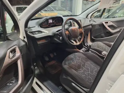 Peugeot 2008 2015 - 9740 EUR, 120266 km - AUTO.MOTO.pt - 120266km - foto 3 de 28