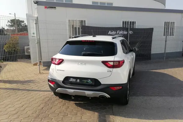Kia Stonic 2022 - 14900 EUR, 71342 km - AUTO.MOTO.pt - 71342km - foto 9 de 20