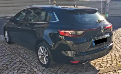 Renault Mégane Sport Tourer 2017 - 11500 EUR, 150000 km - AUTO.MOTO.pt - 150000km - foto 4 de 20