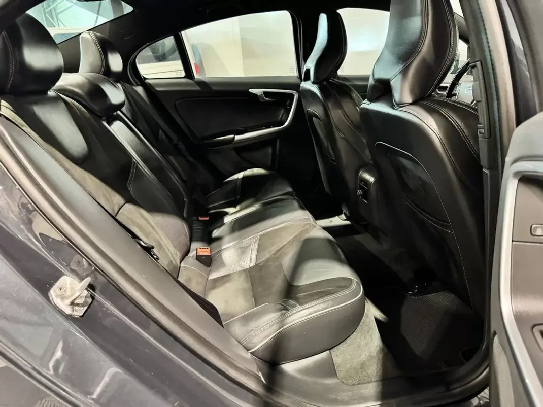 Volvo S60 2016 - 14900 EUR, 205158 km - 205158km - foto 13 de 30