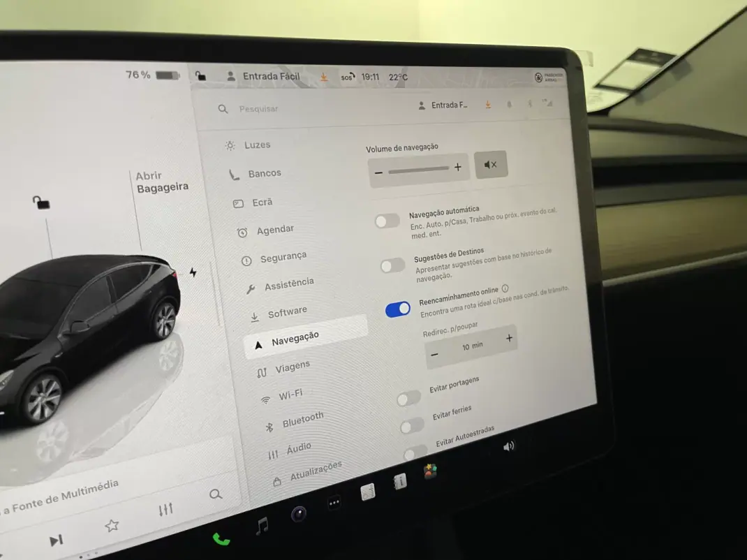 Tesla Model Y 2024 - 38500 EUR, 68000 km - AUTO.MOTO.pt - 68000km - foto 28 de 43