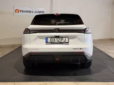 2025 - 40900 EUR, 4055 km - AUTO.MOTO.pt - 4055km - foto 6 de 26