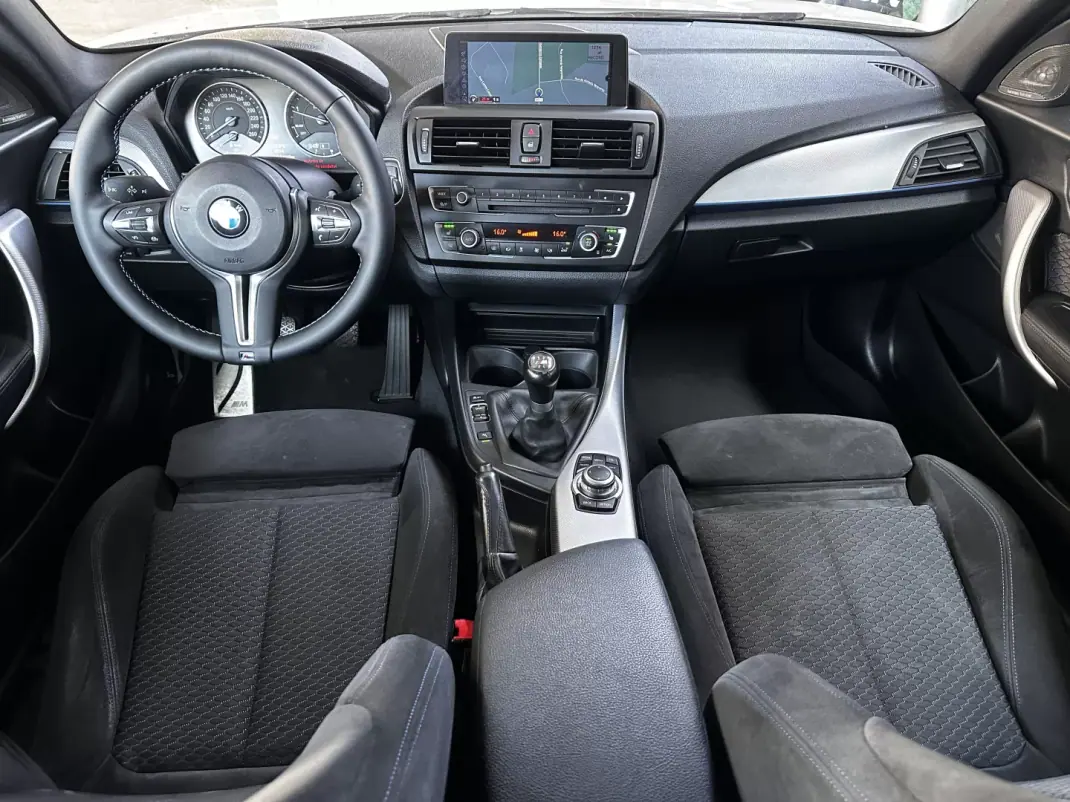BMW 120 2013 - 18500 EUR, 225000 km - AUTO.MOTO.pt - 225000km - foto 27 de 39