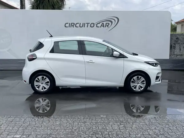 Renault Zoe 2020 - 14800 EUR, 56840 km - AUTO.MOTO.pt - 56840km - foto 8 de 42