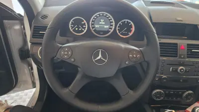 Mercedes-Benz C 220 2010 - 9900 EUR, 291040 km - AUTO.MOTO.pt - 291040km - foto 38 de 61
