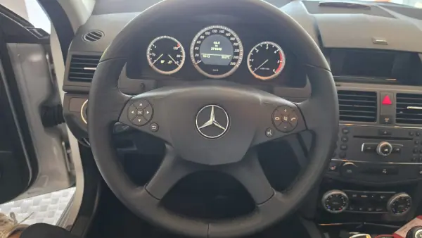 Mercedes-Benz C 220 2010 - 9900 EUR, 291040 km - AUTO.MOTO.pt - 291040km - foto 38 de 61