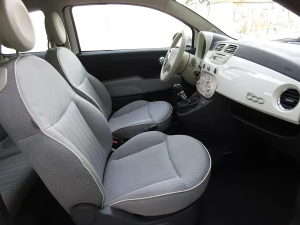 Fiat 500 2010 - 6990 EUR, 185000 km - AUTO.MOTO.pt - 185000km - foto 27 de 37