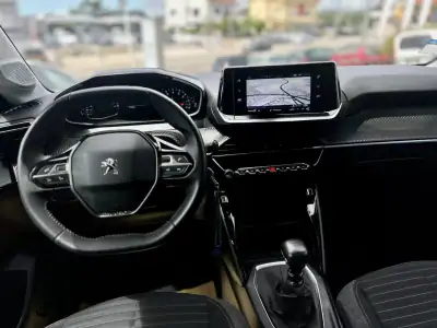 Peugeot 208 2022 - 15950 EUR, 71000 km - AUTO.MOTO.pt - 71000km - foto 15 de 29