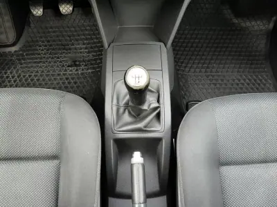 Volkswagen Polo 2009 - 6600 EUR, 174602 km - AUTO.MOTO.pt - 174602km - foto 20 de 24