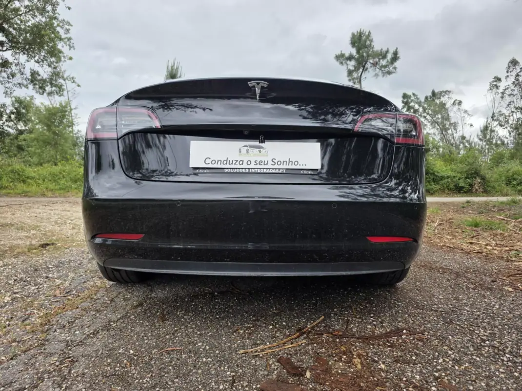 Tesla Model 3 2019 - 23900 EUR, 177000 km - AUTO.MOTO.pt - 177000km - foto 15 de 42