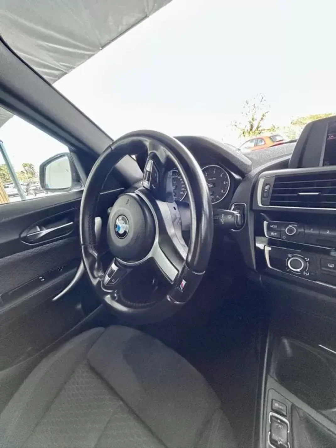 BMW 116 2015 - 16990 EUR, 162370 km - AUTO.MOTO.pt - 162370km - foto 13 de 19