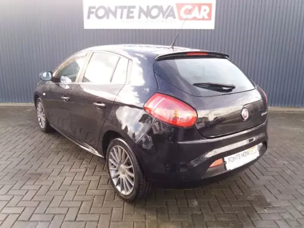 Fiat Bravo 2010 - 7450 EUR, 179975 km - AUTO.MOTO.pt - 179975km - foto 3 de 18