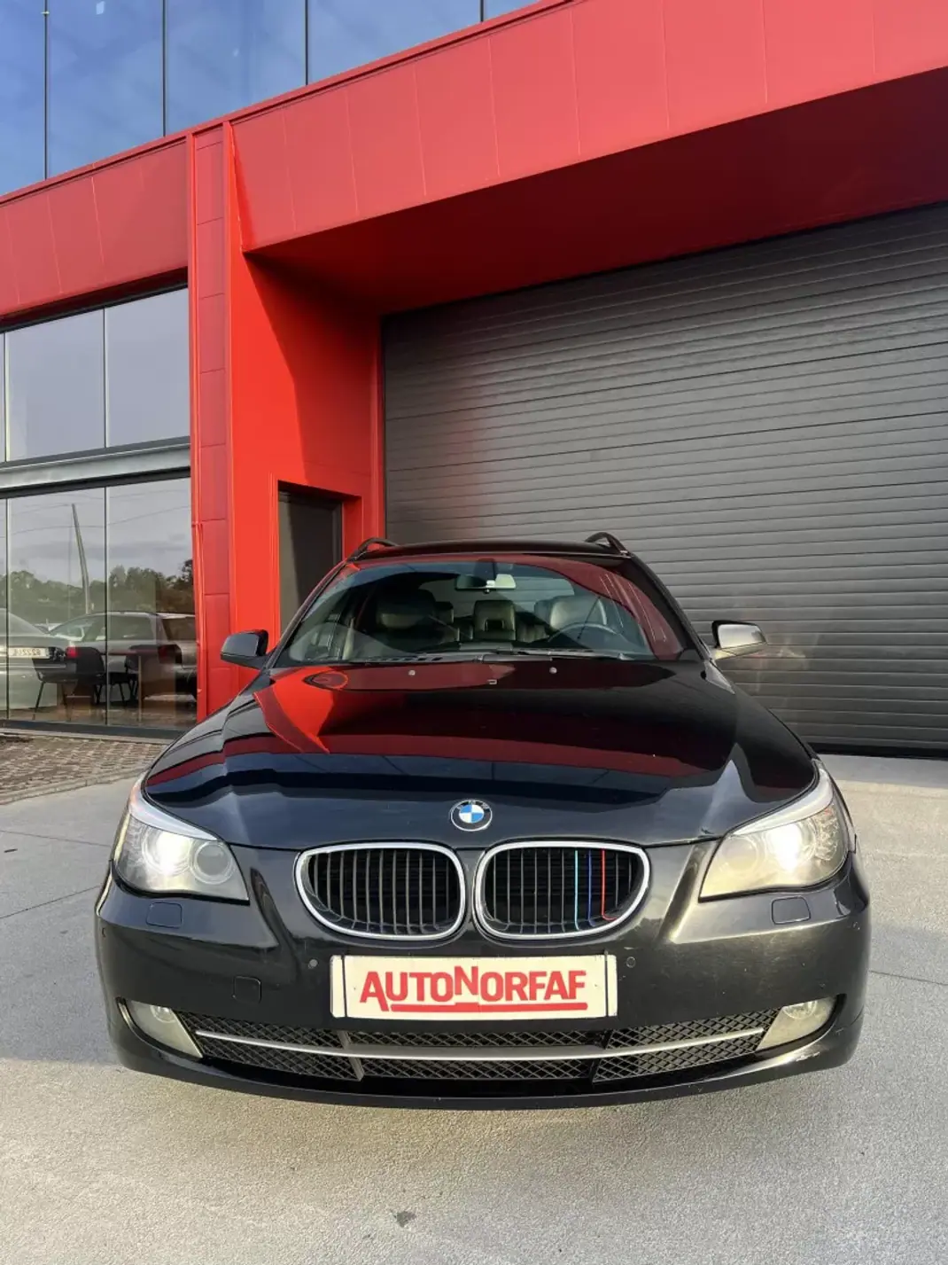 BMW 520 2010 - 10000 EUR, 326786 km - AUTO.MOTO.pt - 326786km - foto 2 de 17