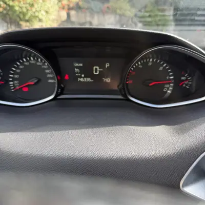 Peugeot 308 SW 2019 - 13990 EUR, 149000 km - AUTO.MOTO.pt - 149000km - foto 24 de 25