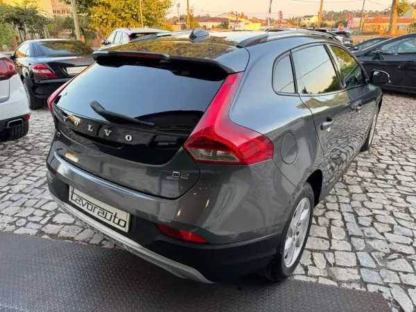Volvo V40 Cross Country 2013 - 13500 EUR, 164000 km - AUTO.MOTO.pt - 164000km - foto 7 de 38