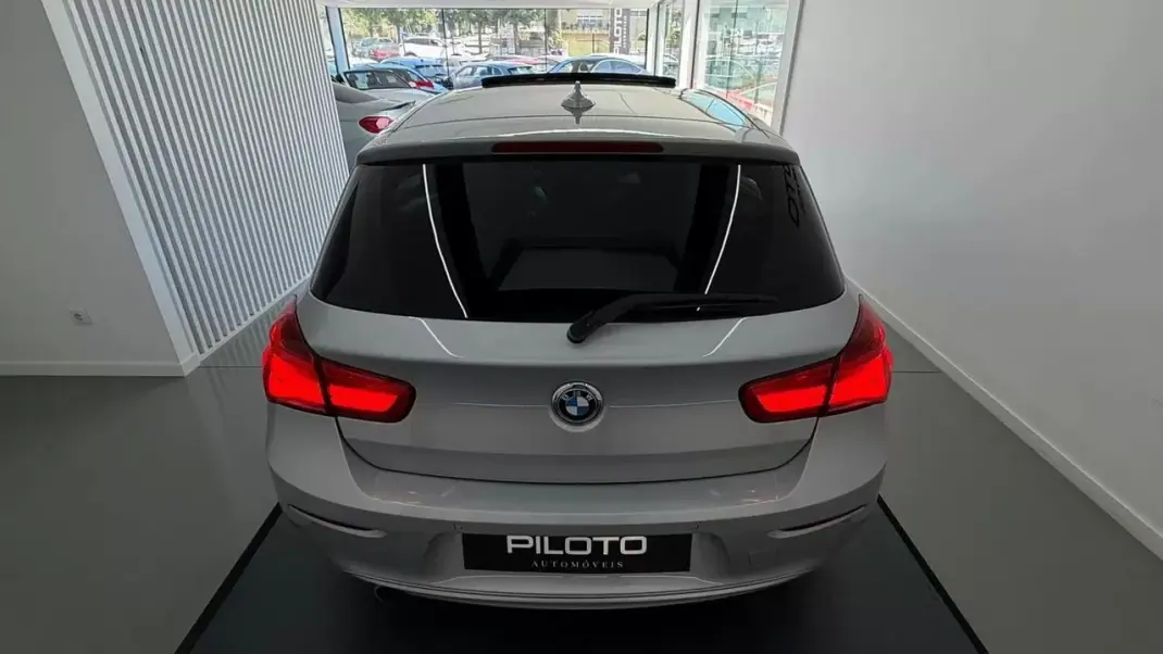 BMW 118 2016 - 16990 EUR, 140660 km - AUTO.MOTO.pt - 140660km - foto 10 de 32
