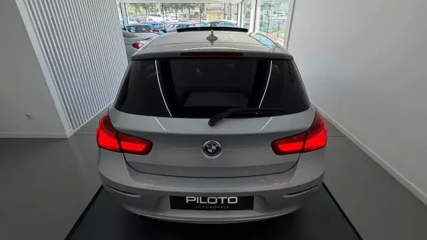BMW 118 2016 - 16990 EUR, 140660 km - AUTO.MOTO.pt - 140660km - foto 10 de 32