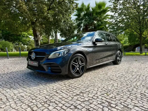 Mercedes-Benz C 300 2021 - 177850km