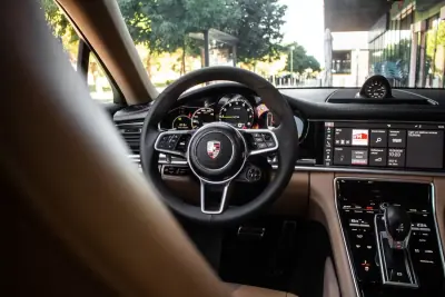 Porsche Panamera 2020 - 79990 EUR, 128249 km - 128249km - foto 38 de 48