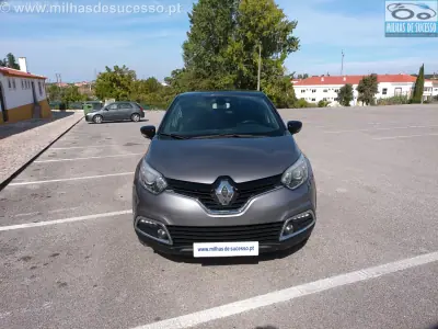 Renault Captur 2017 - 12750 EUR, 144000 km - foto 3 de 19