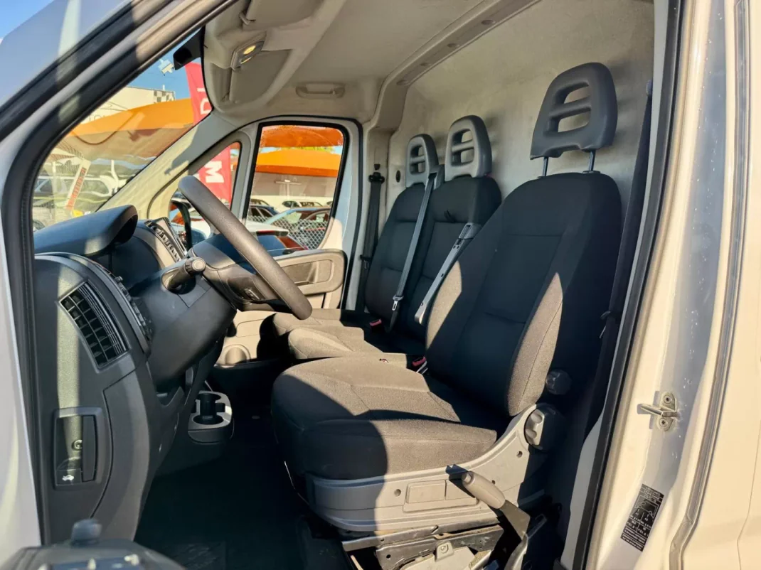 Fiat Ducato 33 MH2 2.2 Mjet 140cv 2022 - 22950 EUR, 126700 km - AUTO.MOTO.pt - 126700km - foto 5 de 10