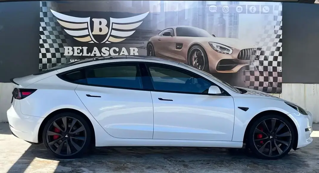 Tesla Model 3 2020 - 23900 EUR, 107000 km - AUTO.MOTO.pt - 107000km - foto 13 de 14