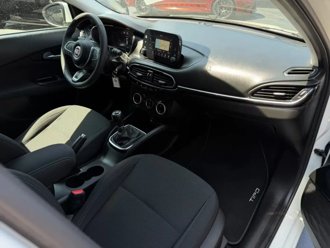 Fiat Tipo 2022 - 15300 EUR, 63000 km - 63000km - foto 5 de 9