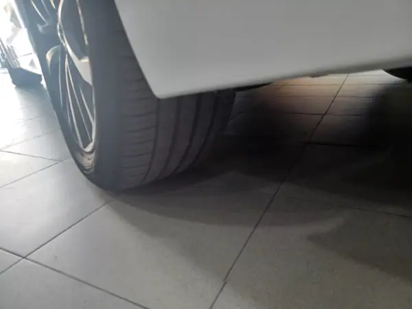 Toyota Avensis Touring Sports 2016 - 15980 EUR, 120621 km - AUTO.MOTO.pt - 120621km - foto 41 de 45