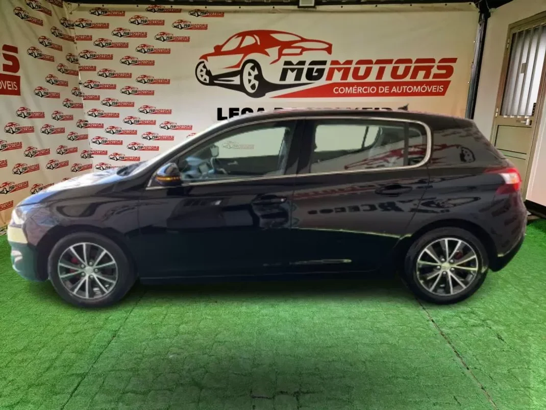 Peugeot 308 2015 - 12500 EUR, 144858 km - AUTO.MOTO.pt - 144858km - foto 11 de 73