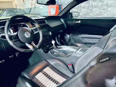 Shelby GT500 2010 - 89990 EUR, 76489 km - AUTO.MOTO.pt - 76489km - foto 28 de 47