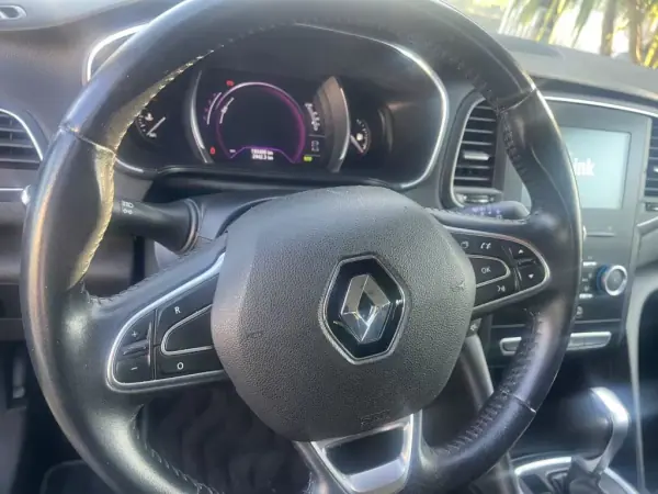 Renault Mégane Coupe 2017 - 14490 EUR, 193200 km - AUTO.MOTO.pt - 193200km - foto 11 de 13