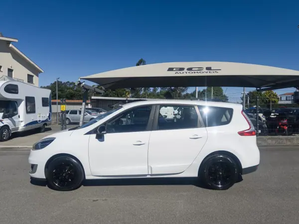 Renault Grand Scénic 2012 - 9500 EUR, 229000 km - AUTO.MOTO.pt - 229000km - foto 5 de 37
